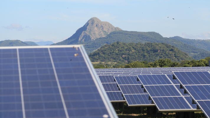 scatec-solar-solcellepark3-712x400