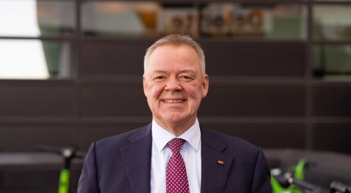 Portrettfoto av en glad Konserndirektør i Storebrand, Odd Arild Grefstad