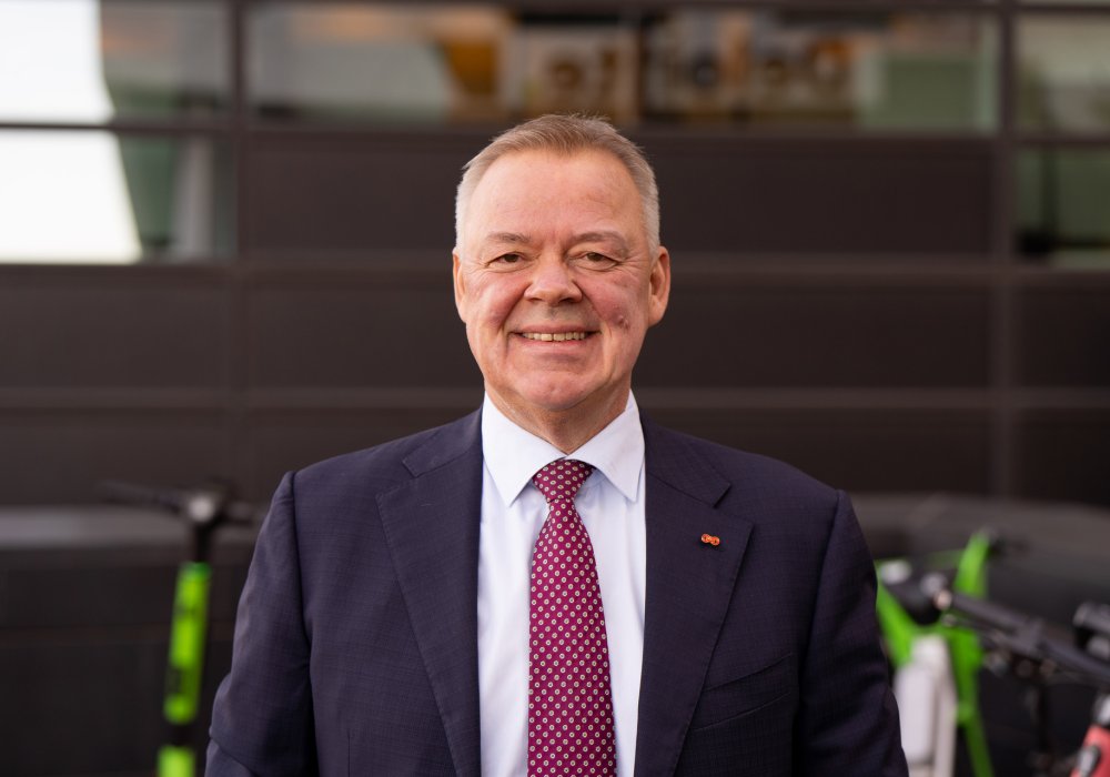 Portrettfoto av en glad Konserndirektør i Storebrand, Odd Arild Grefstad