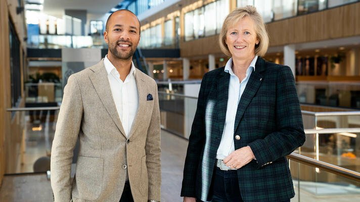 Martin Anmarkrud Kiligitto, administrerende direktør i Nordvik og Heidi Skaaret, konserndirektør for personmarkedet i Storebrand.
