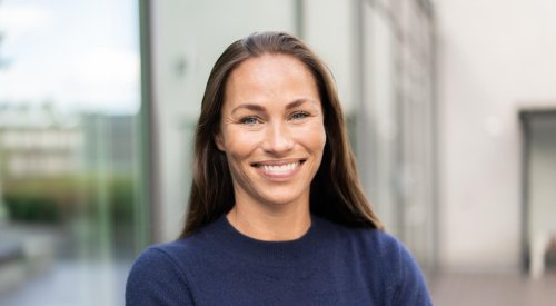 Cecilie Tvetenstrand, forbrukerøkonom i Storebrand. Portrettfoto. 