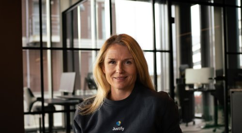 Portrett av Trude Sem Langfeldt i Justify Portrett av Trude Sem Langfeldt i Justify