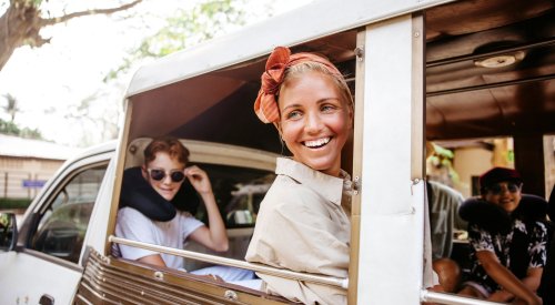 Illustrasjonsfoto: ferietur med omvisning fra liten lastebil.