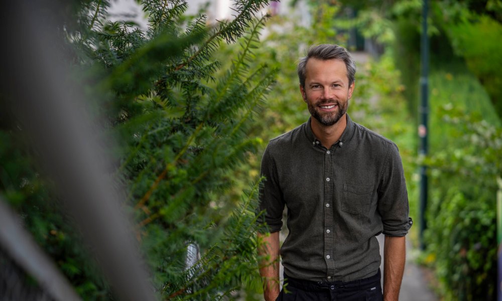 Portrett av Øyvind Bendz Strøm, pensjonsrådgiver i Storebrand. 