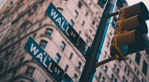 Skilt til Wall Street i New York. Skilt til Wall Street i New York.