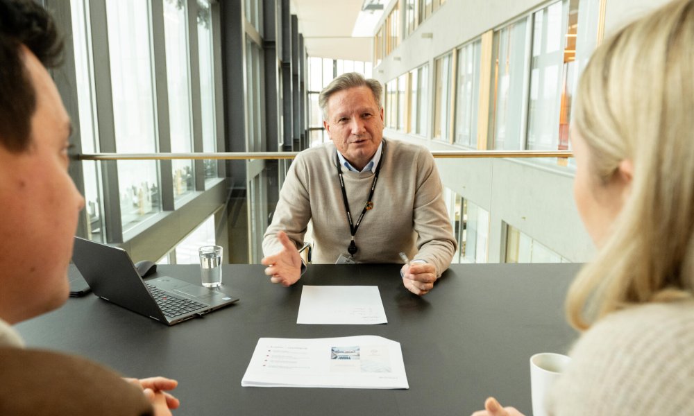 Formuerådgiver Sverre Thoresen i kundemøte