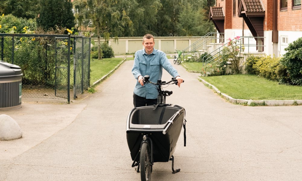 Foto: Petter Reinem med sykkelen.